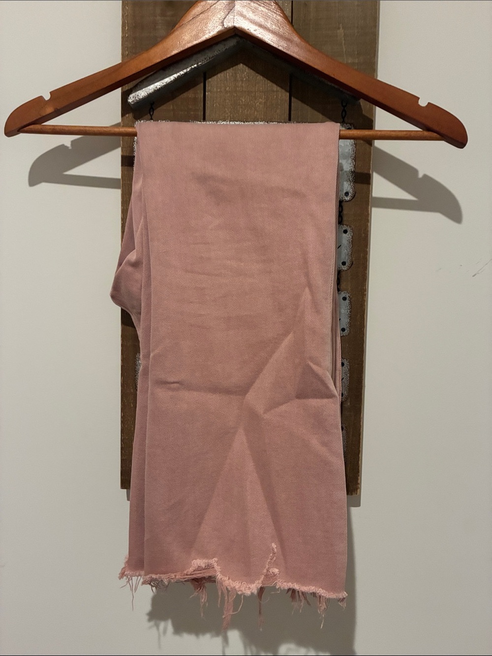 Women’s Dusty Pink Cropped Raw-Hem Jeans